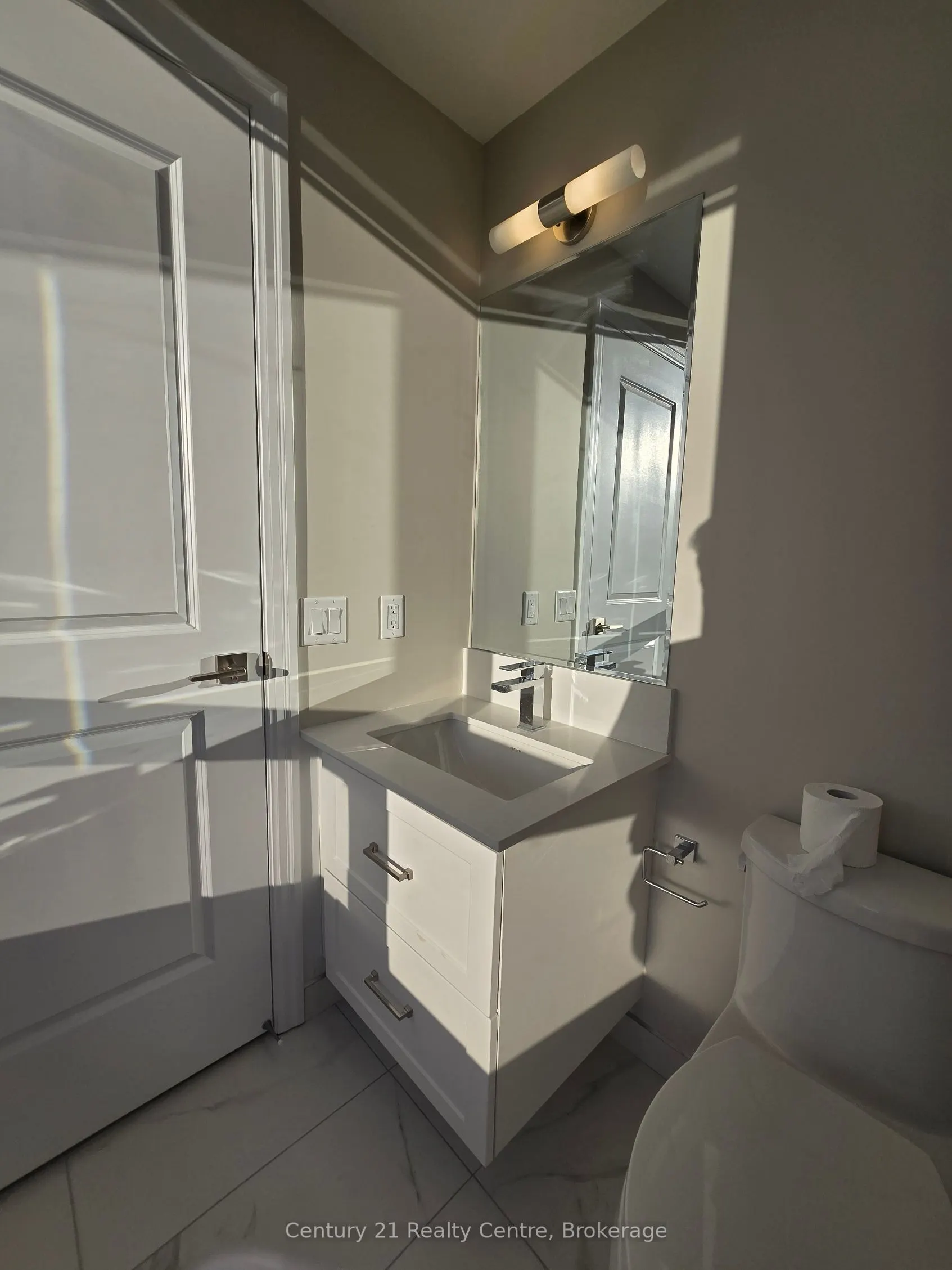 30 Elm Drive, #2002