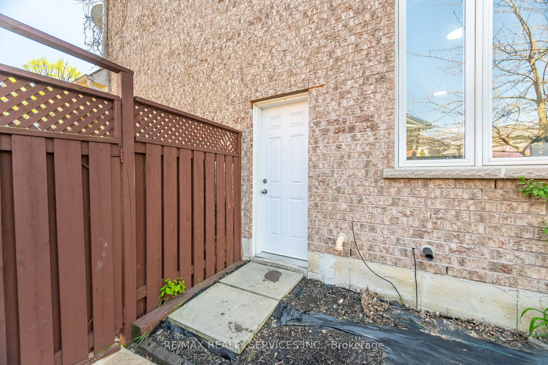 69 Harbourtown Crescent