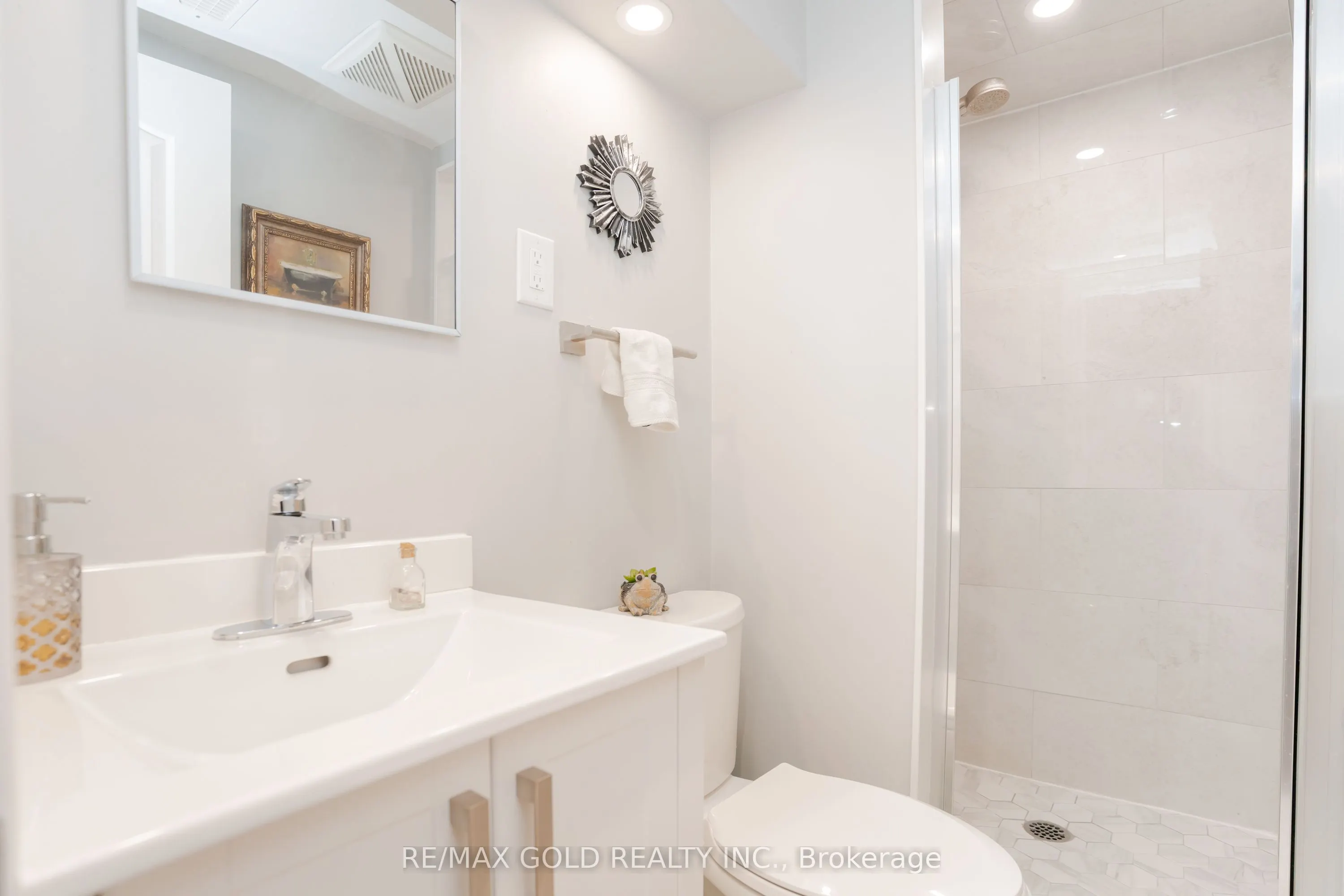 15 Castlemore Drive