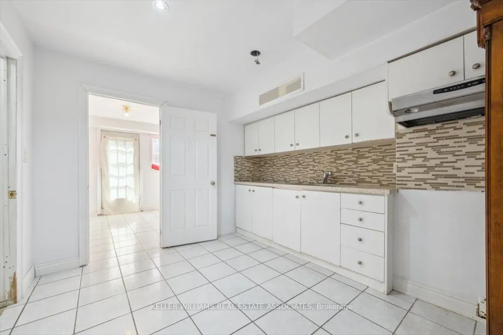 24 Mount Dennis Drive, #M24