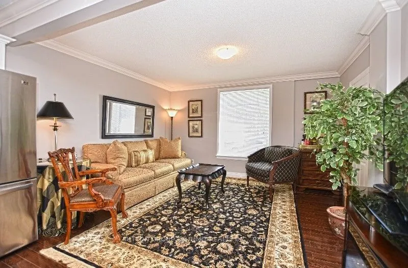 12 Ontario Street W