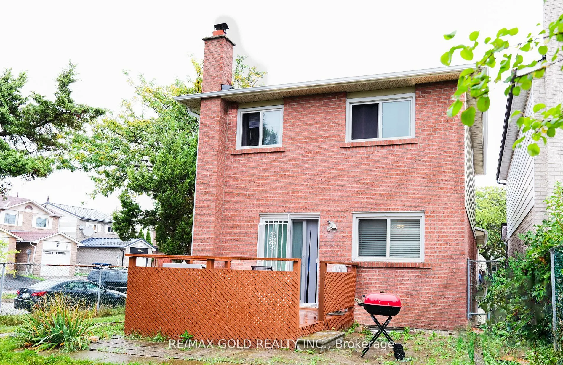 40 Glen Hollow Avenue