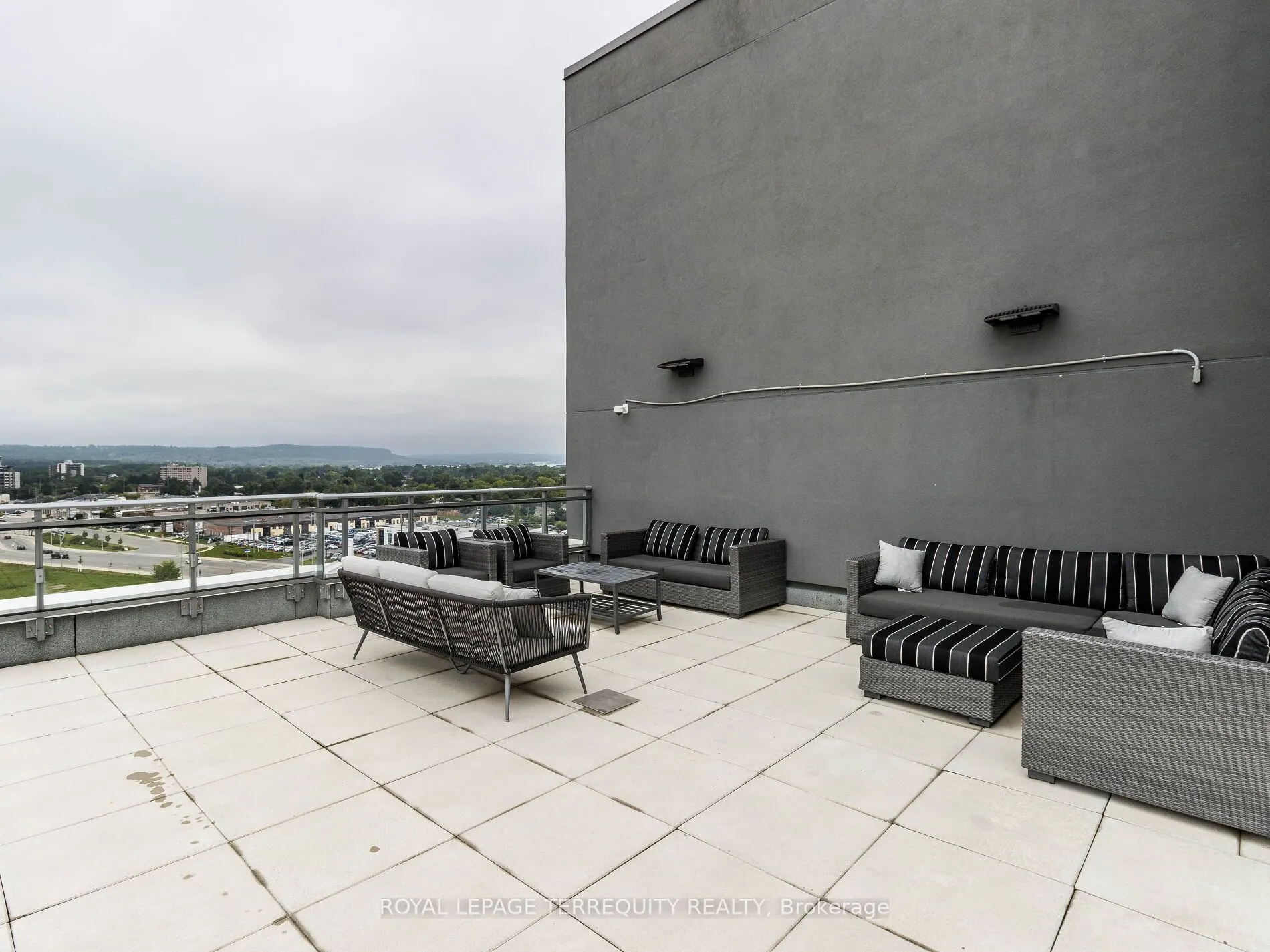 716 Main Street E, #1008