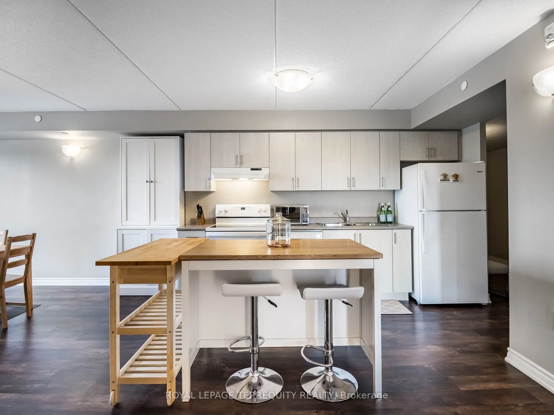 716 Main Street E, #1008