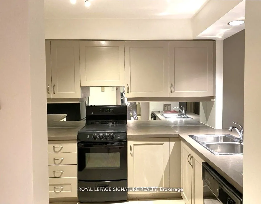 50 Eglinton Avenue W, #1010