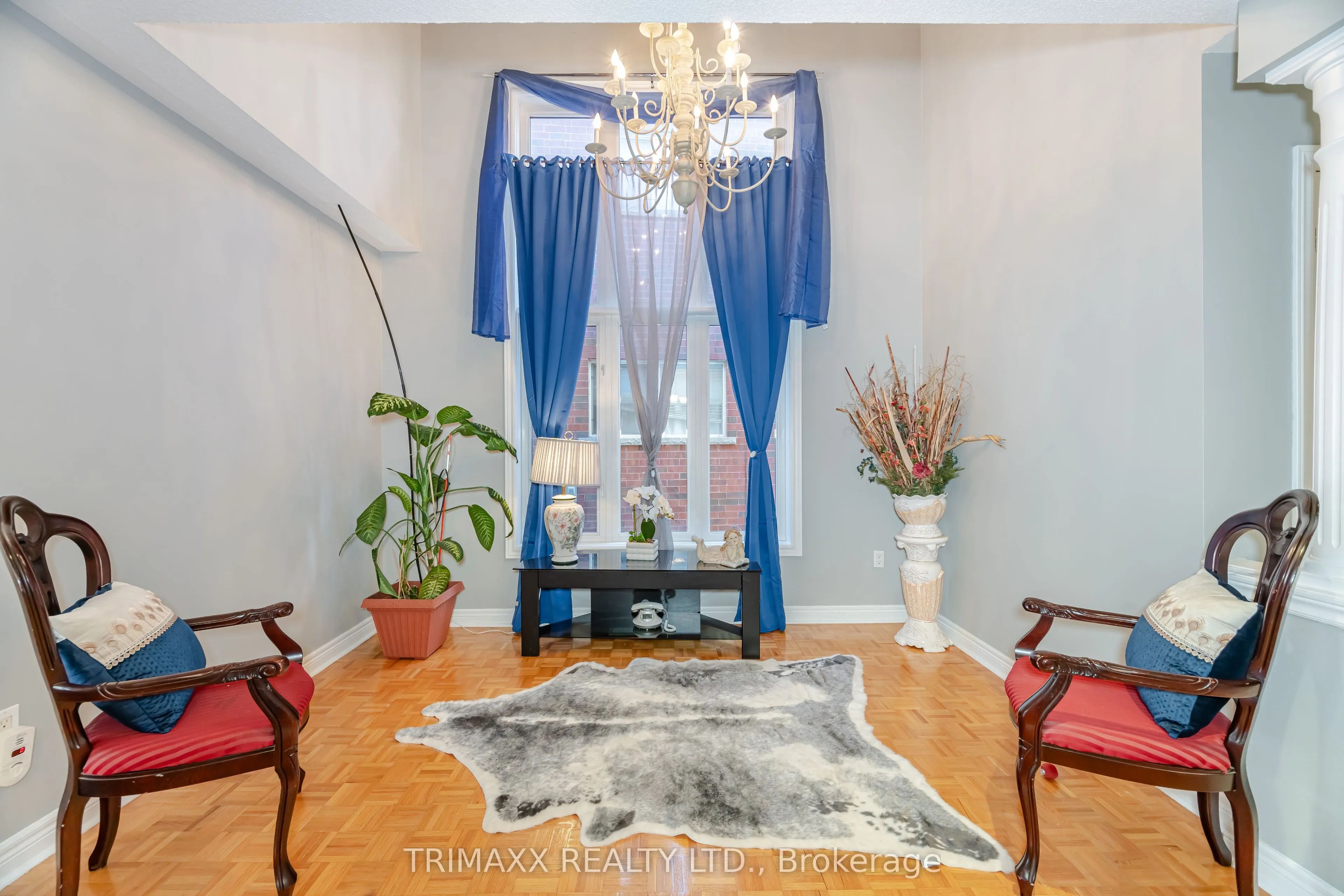 330 Ellwood Drive W