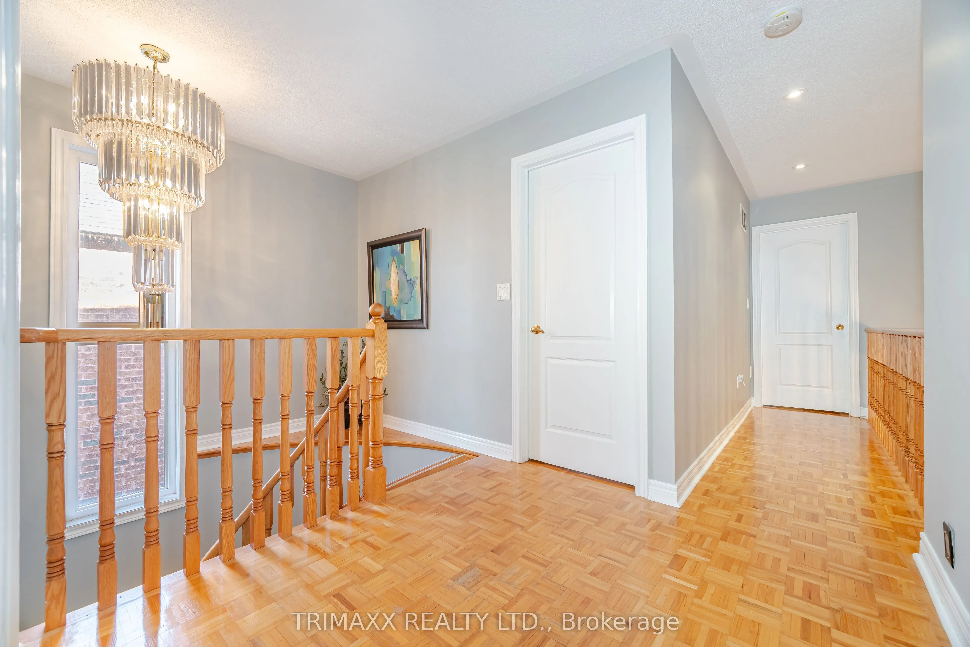 330 Ellwood Drive W