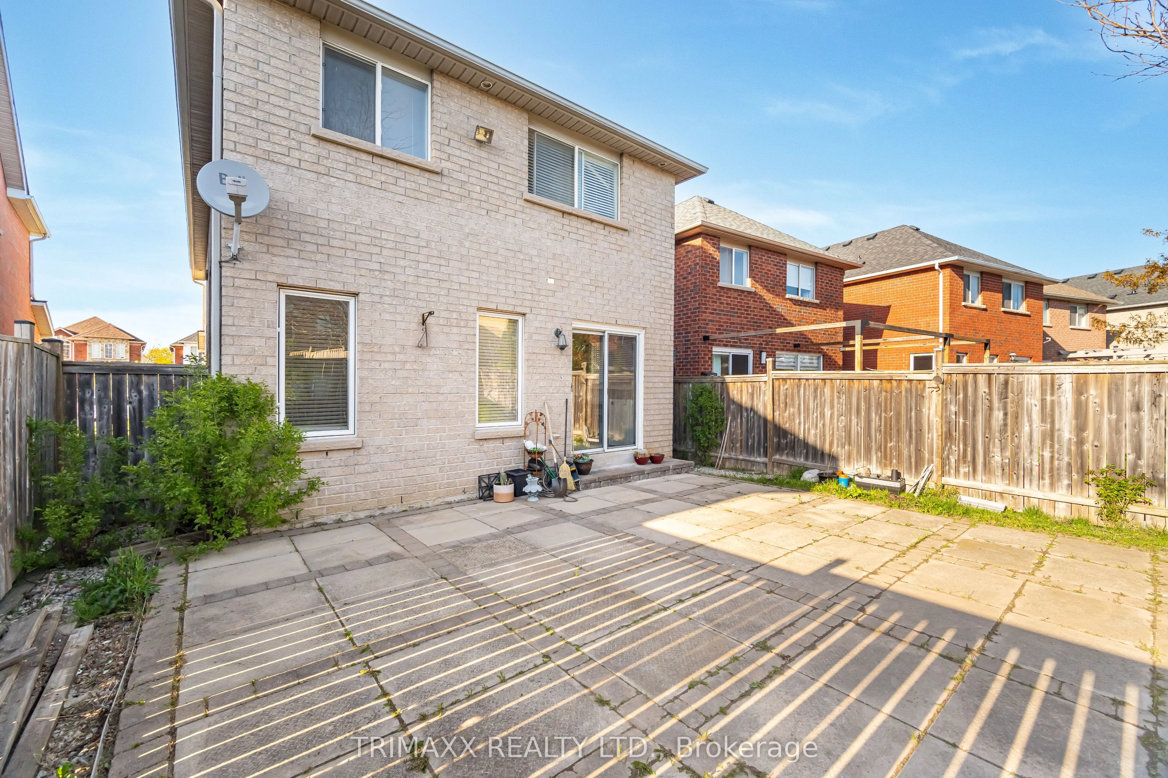 330 Ellwood Drive W