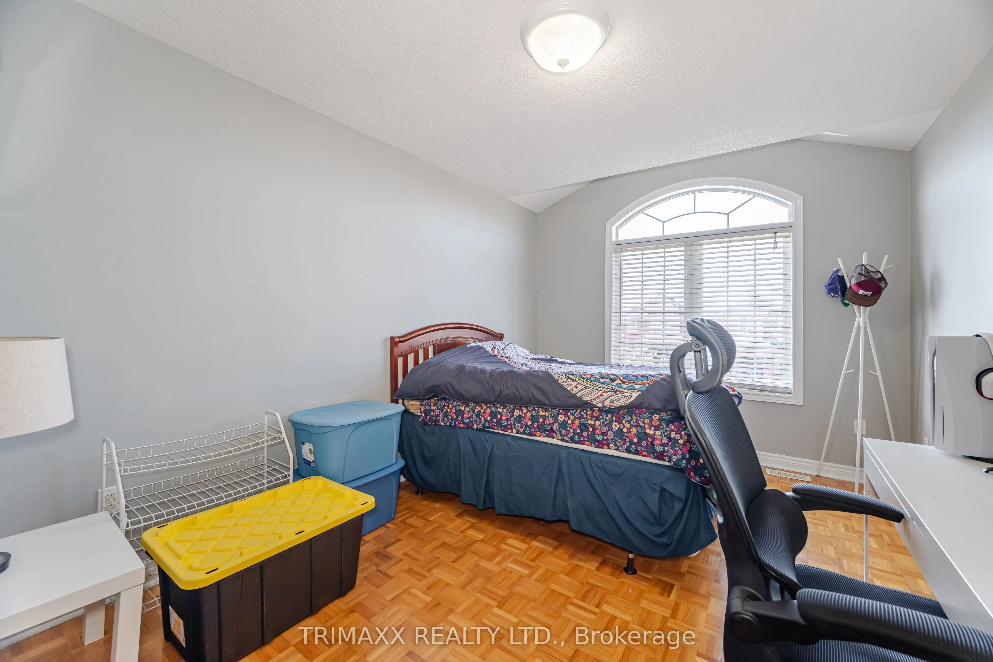 330 Ellwood Drive W