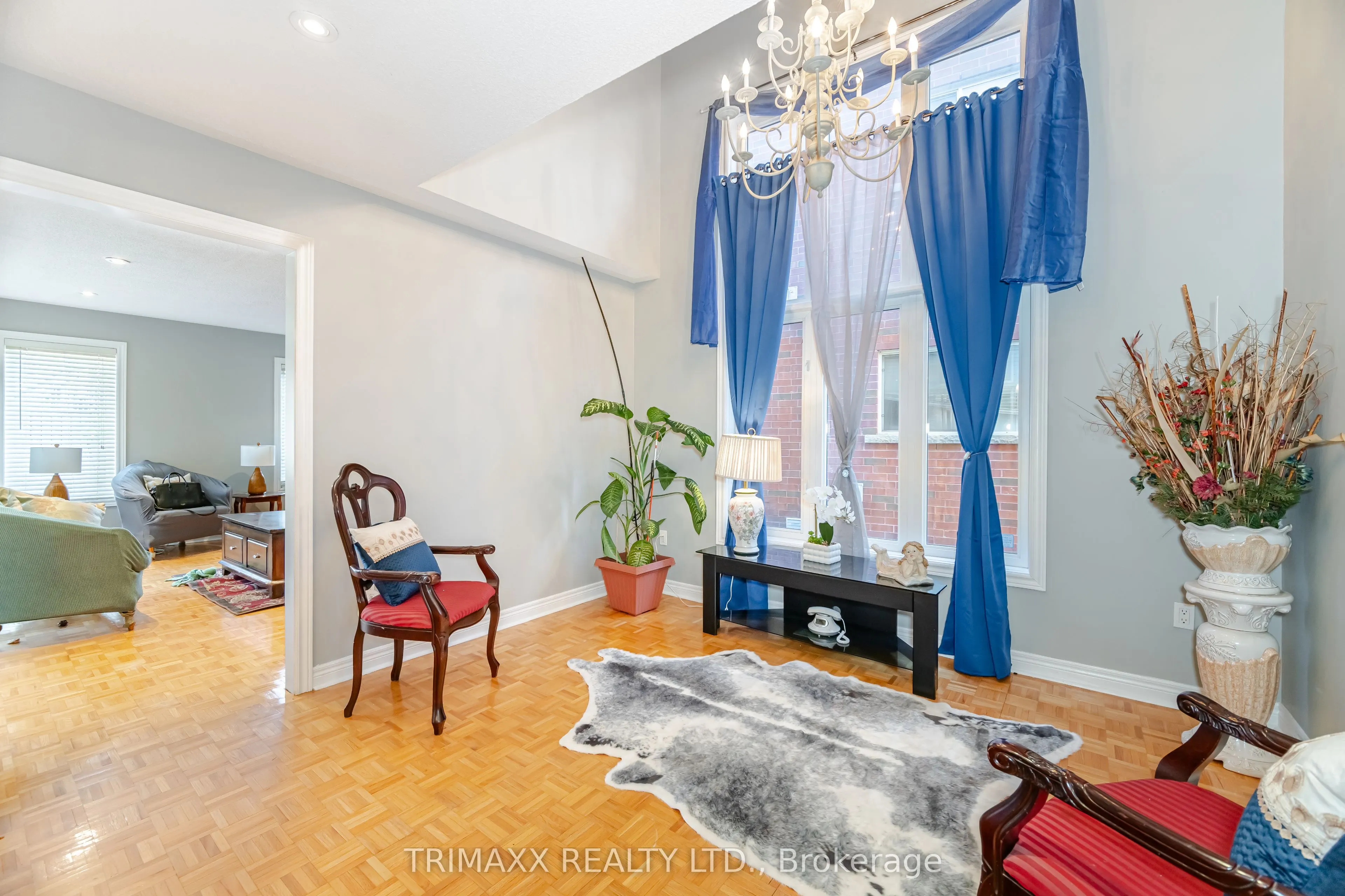 330 Ellwood Drive W