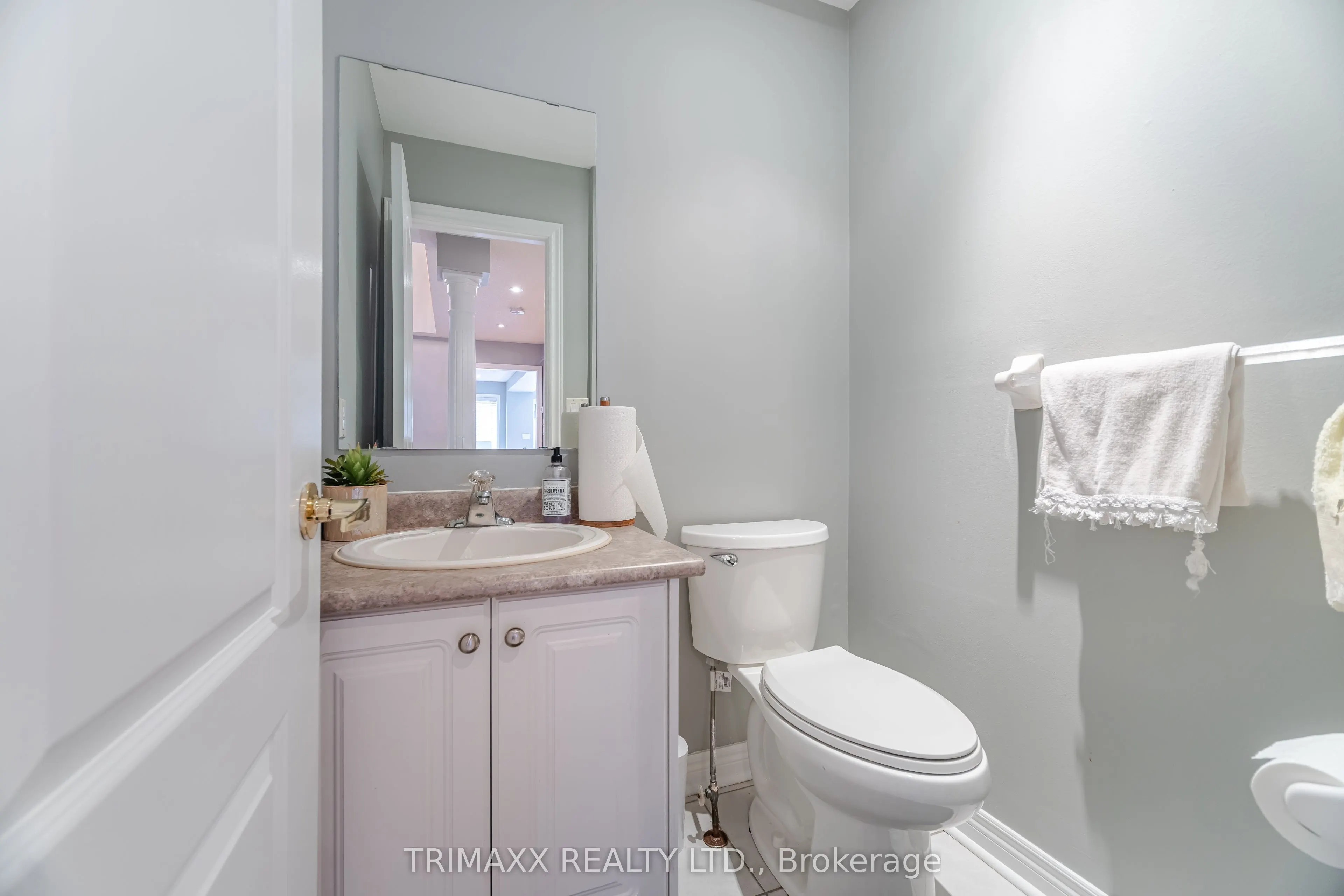 330 Ellwood Drive W