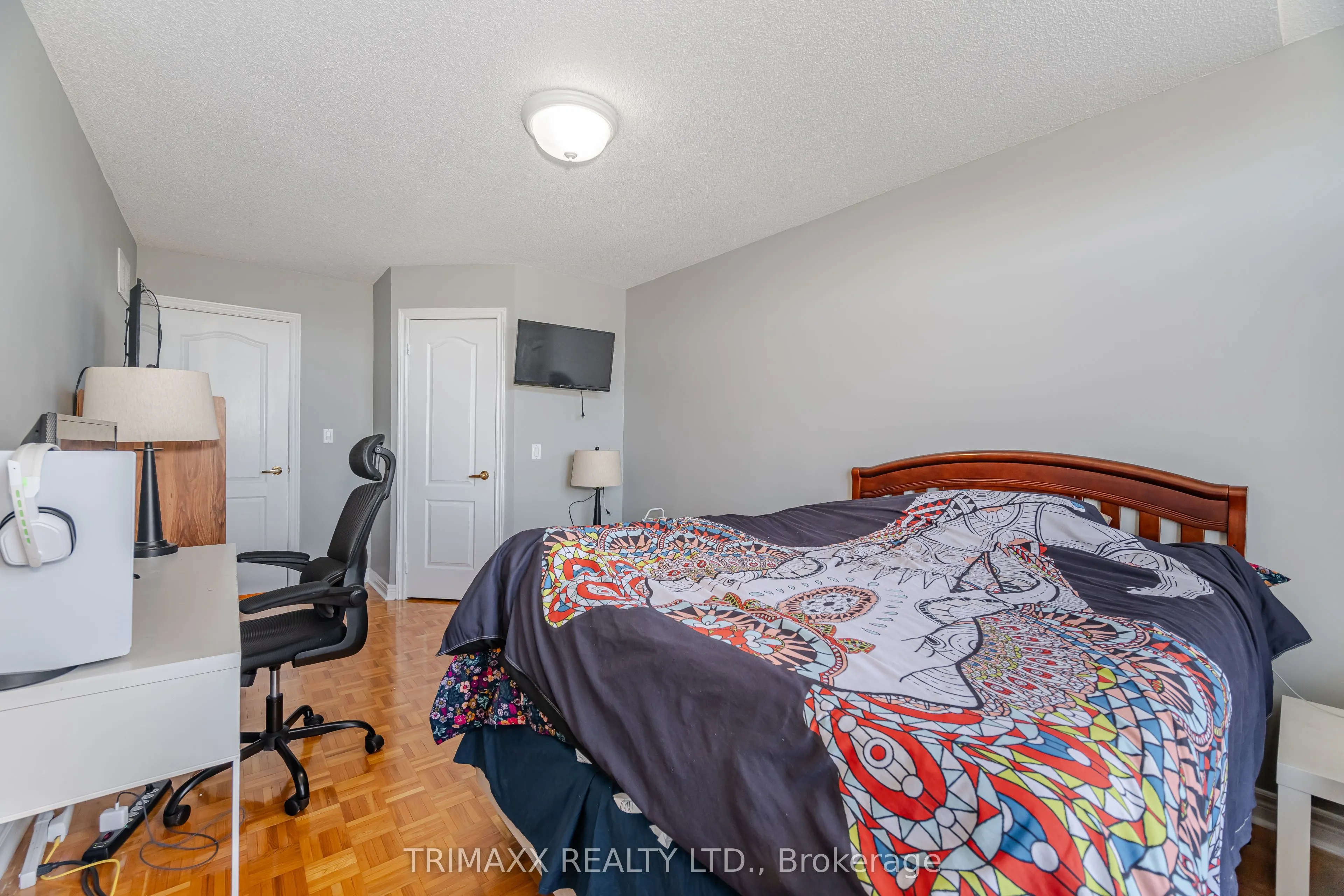 330 Ellwood Drive W