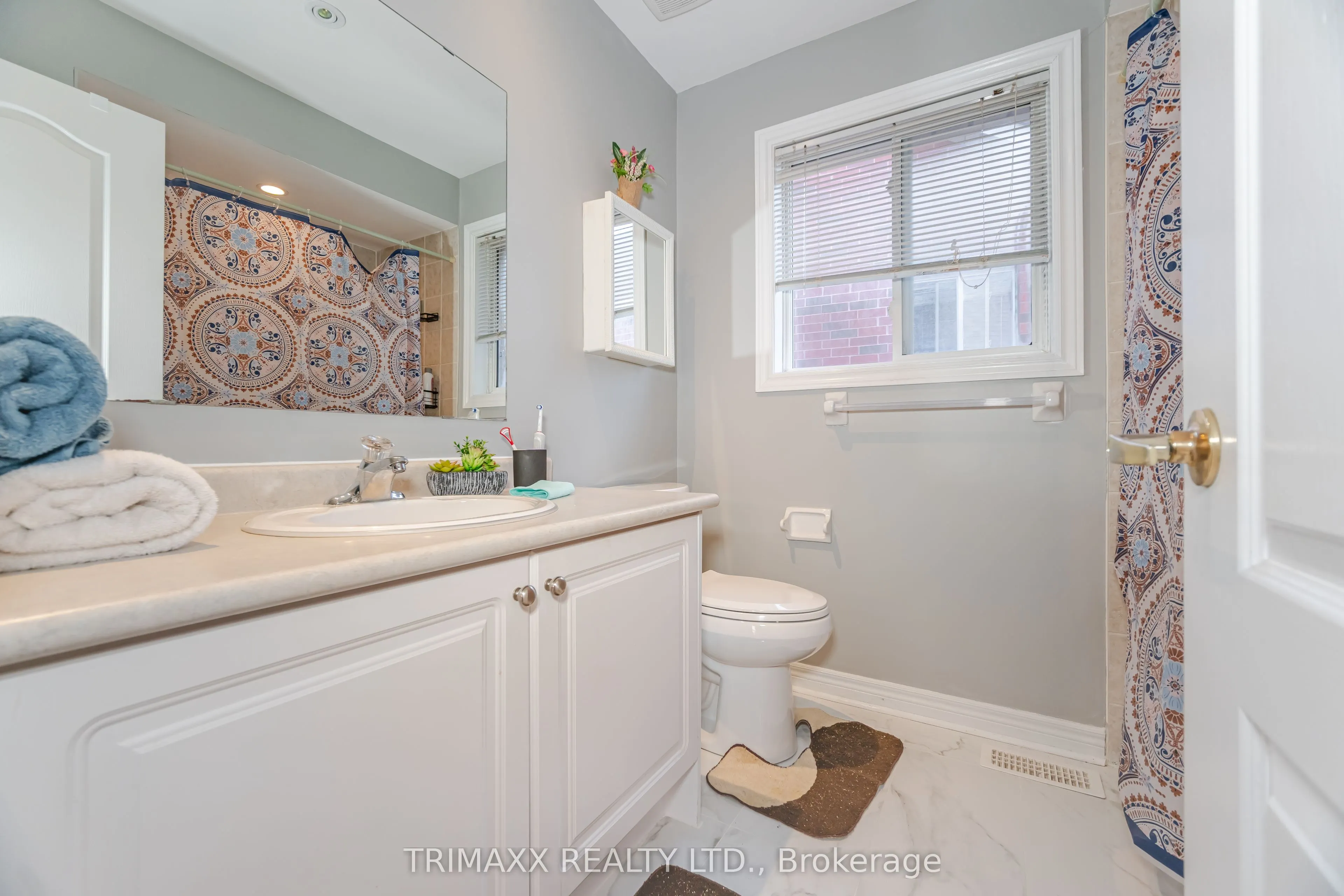 330 Ellwood Drive W