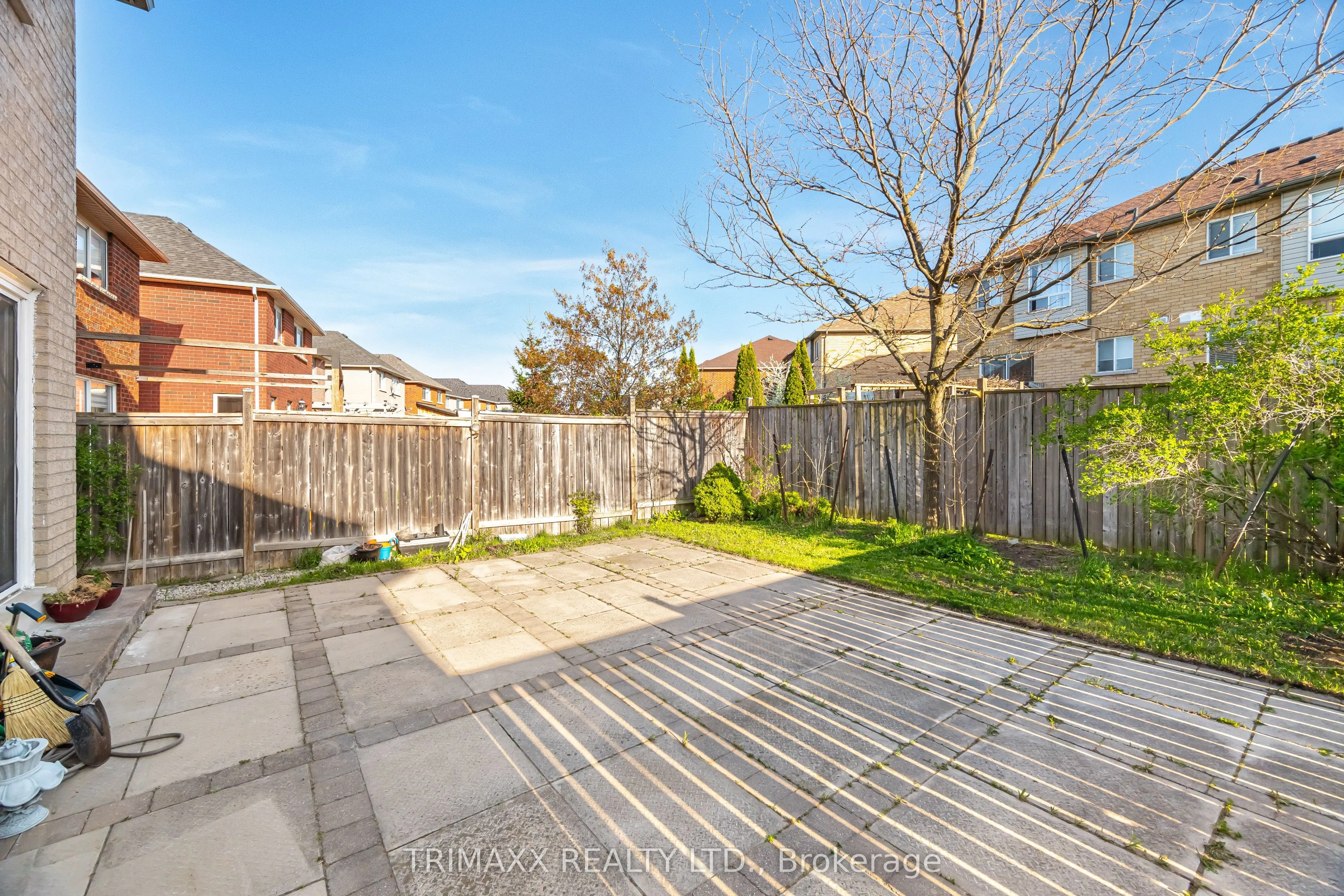 330 Ellwood Drive W