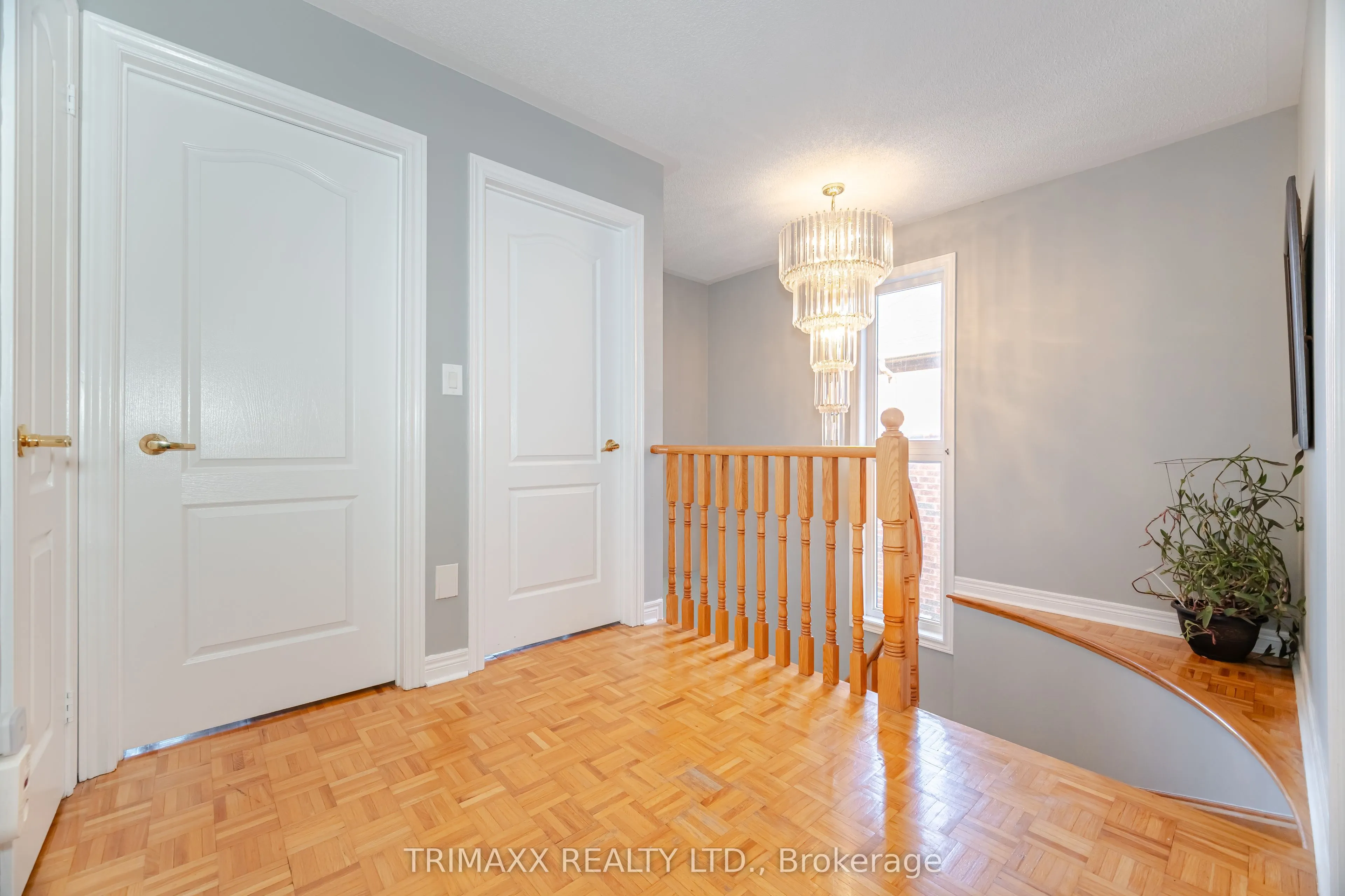 330 Ellwood Drive W