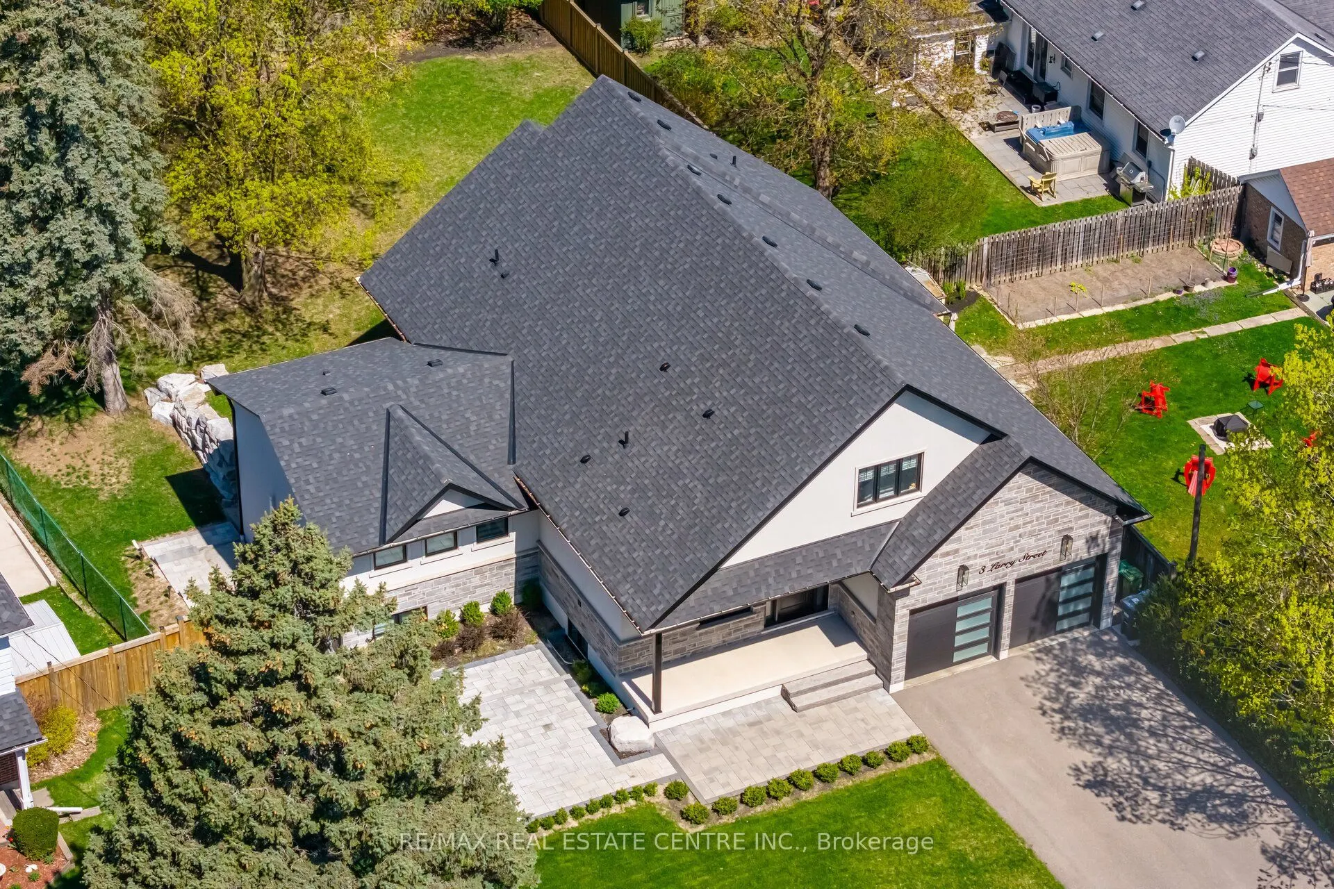 3 Larry Street