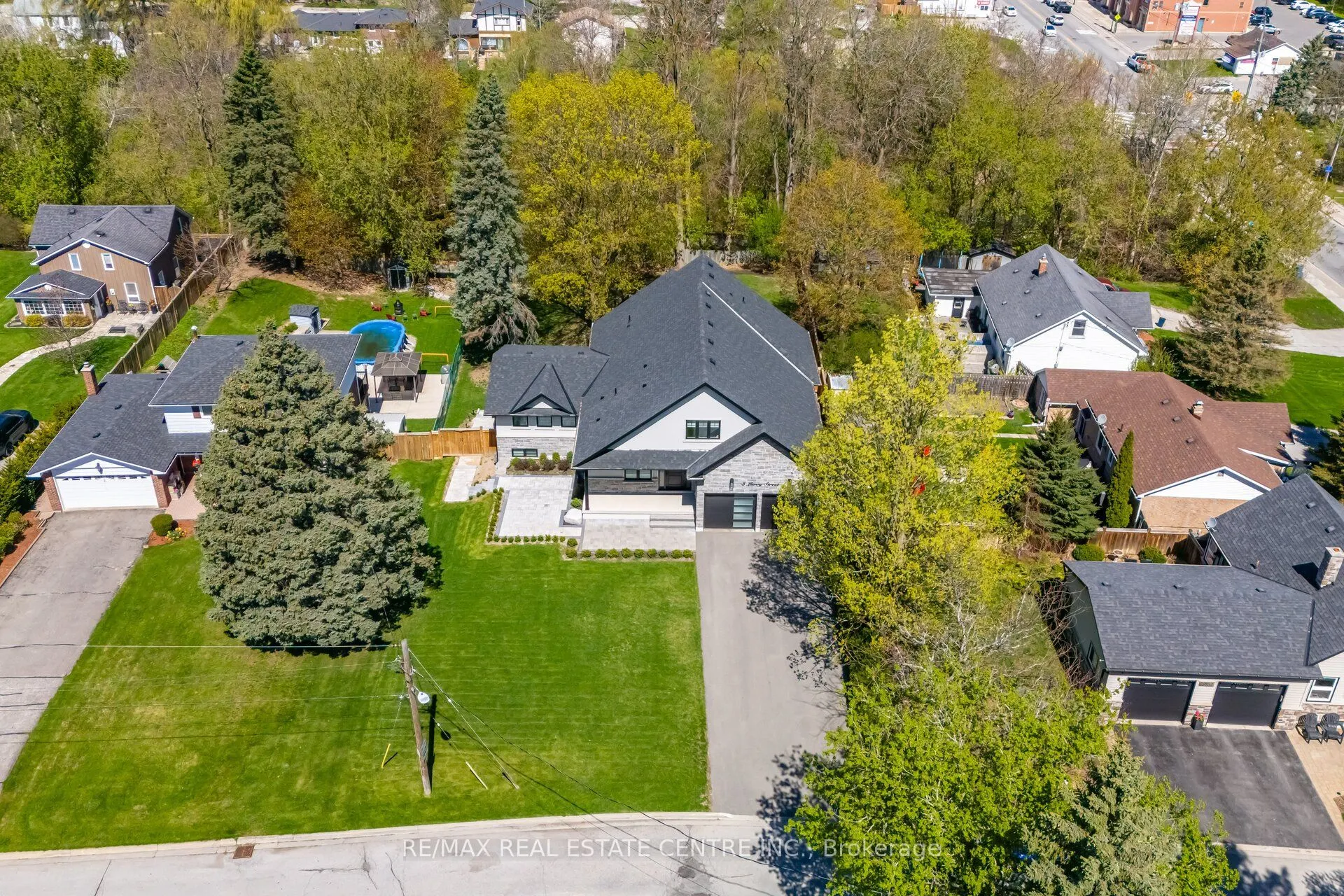 3 Larry Street