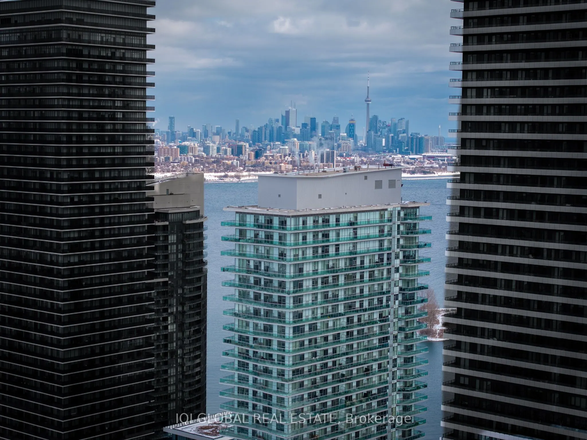 33 Shore Breeze Drive, #2509