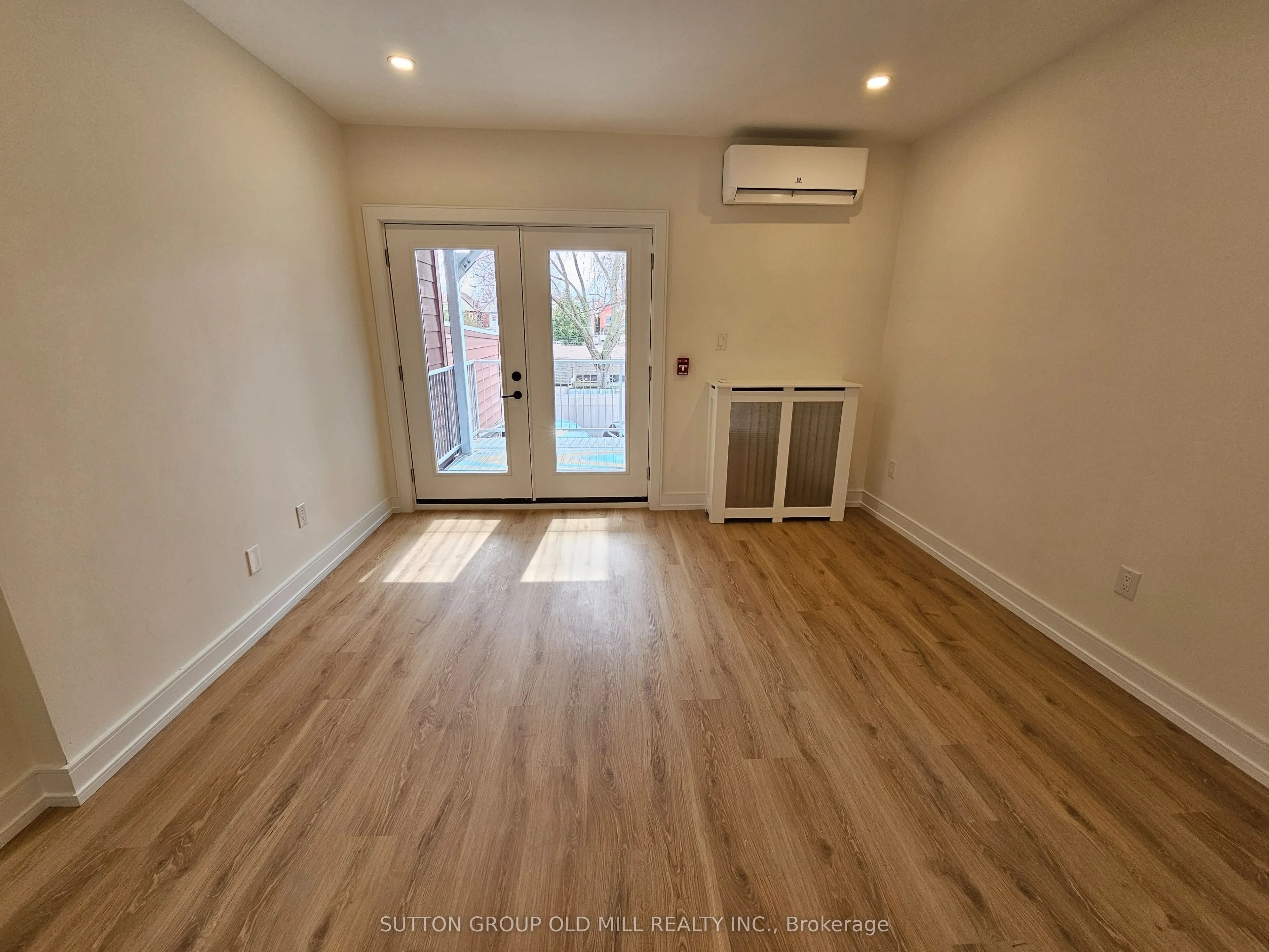 3293 Dundas Street W #2nd Floor