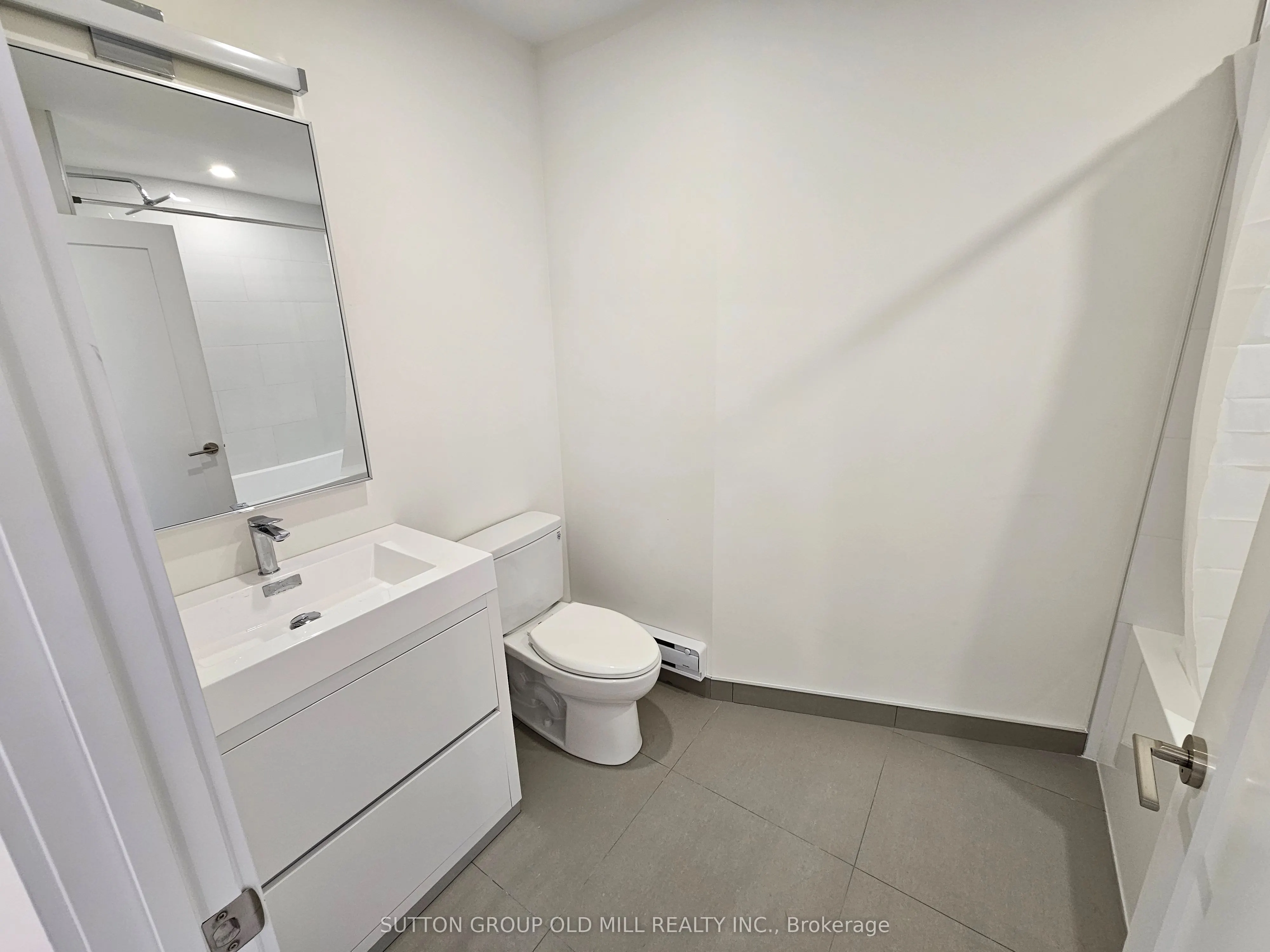 3293 Dundas Street W #2nd Floor