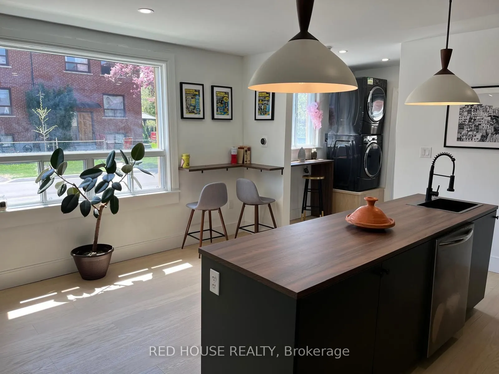 2 Hilldale Road