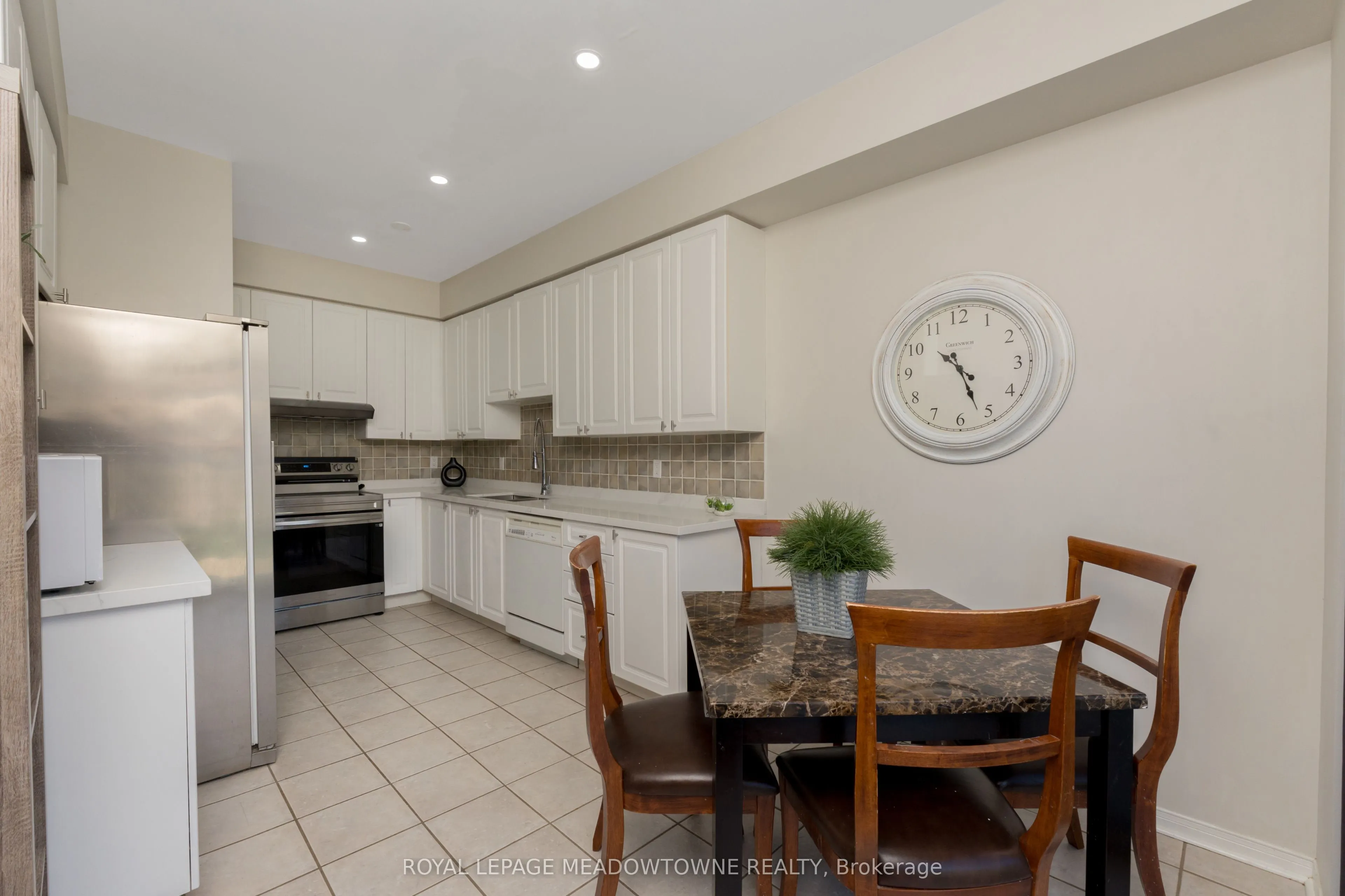 1876 Stevington Crescent