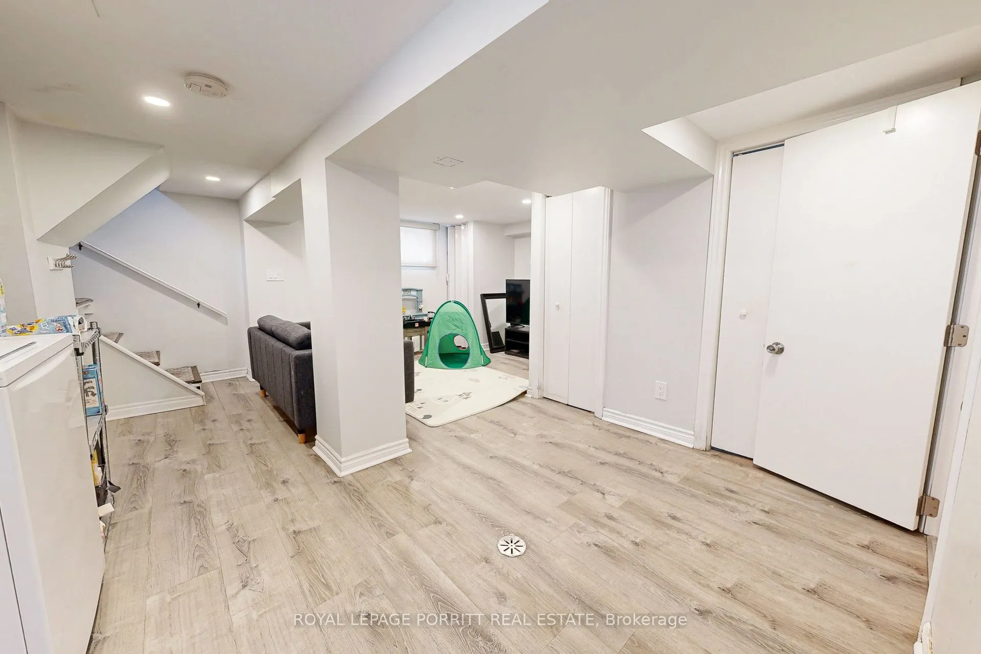 217 Alderbrae Avenue