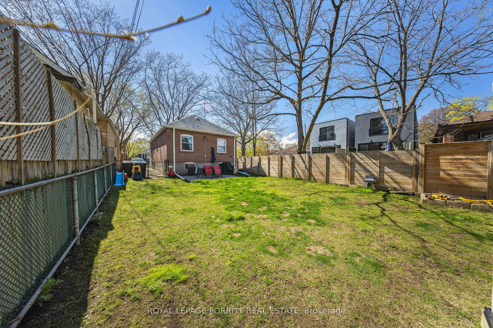 217 Alderbrae Avenue