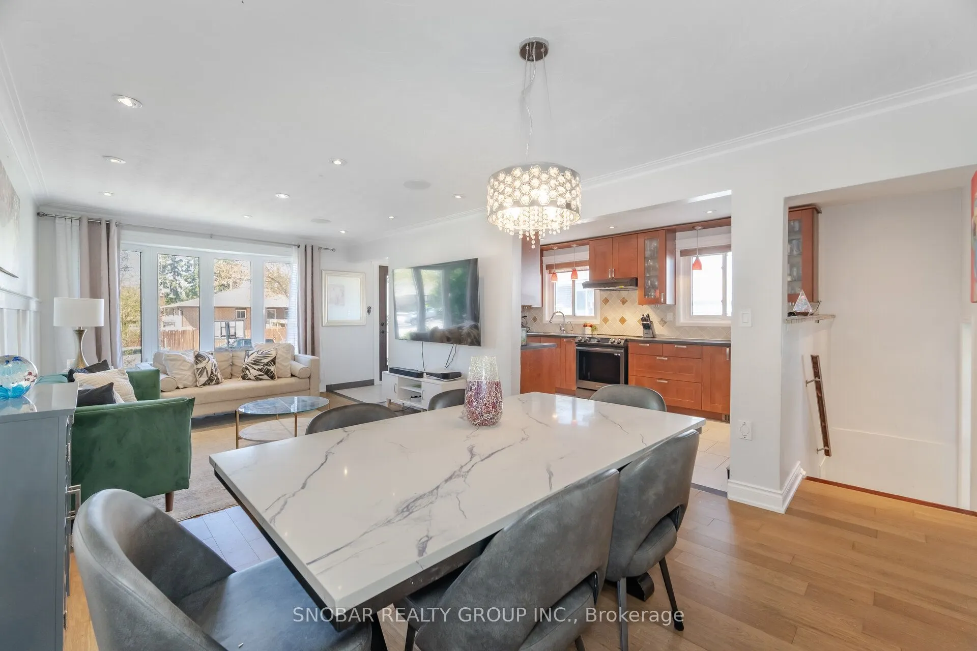 3389 Kelowna Court