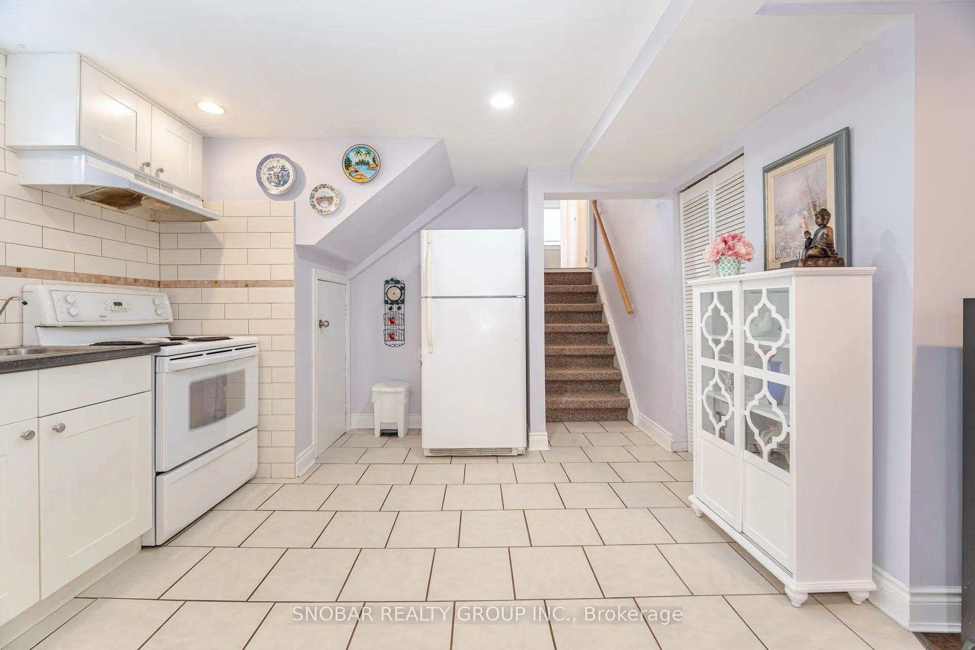 3389 Kelowna Court