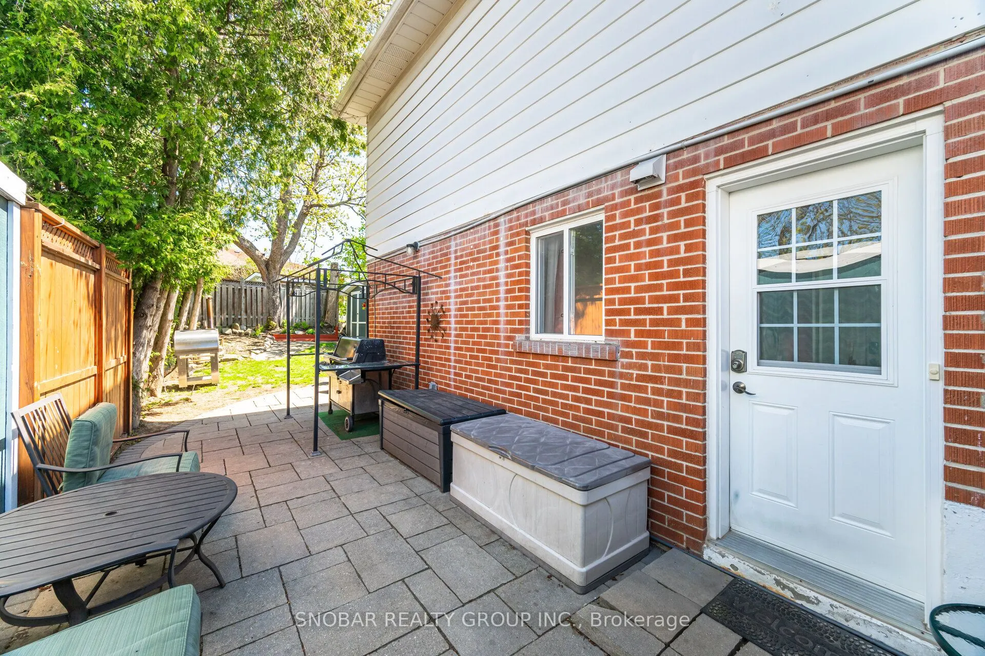 3389 Kelowna Court
