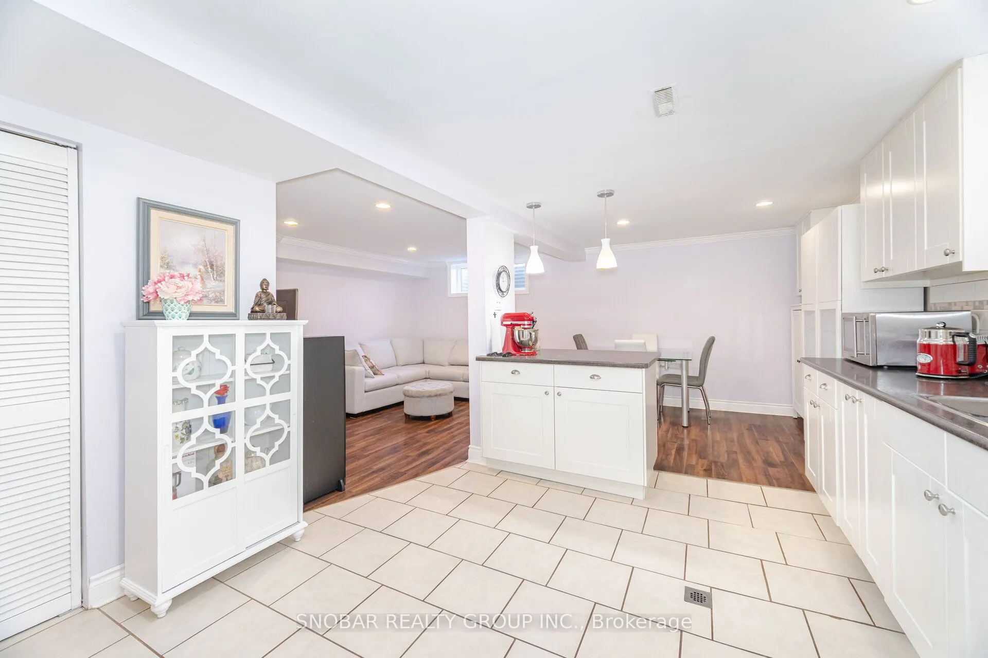 3389 Kelowna Court