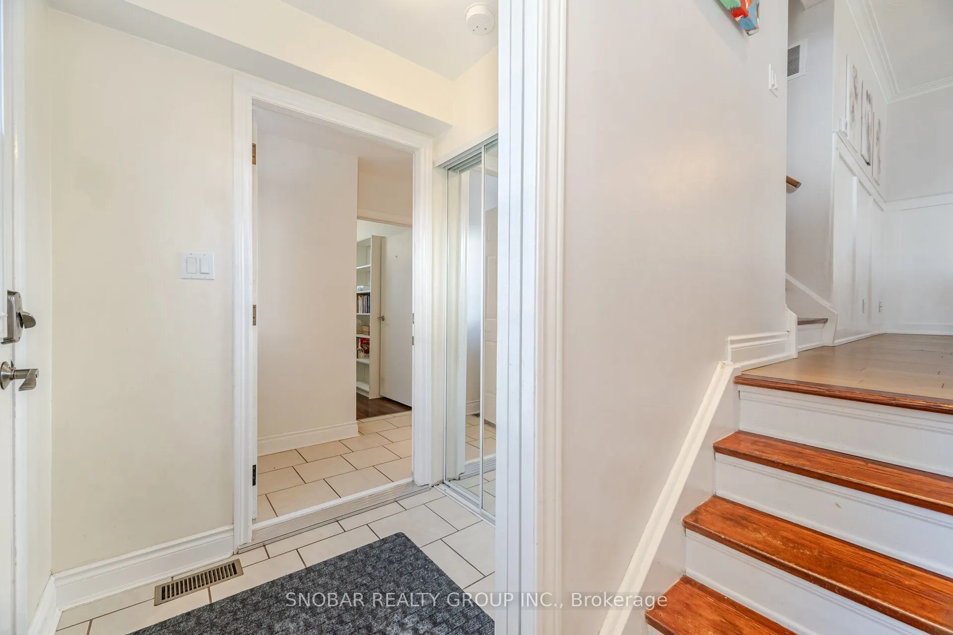 3389 Kelowna Court
