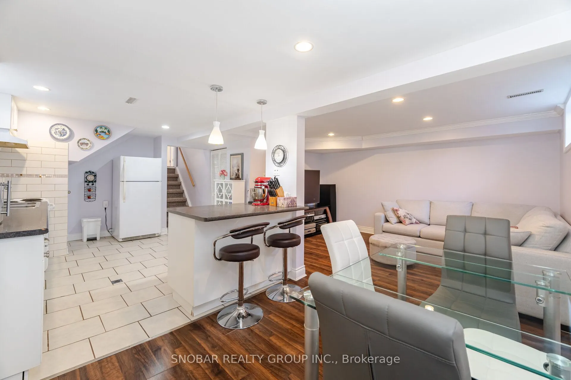 3389 Kelowna Court