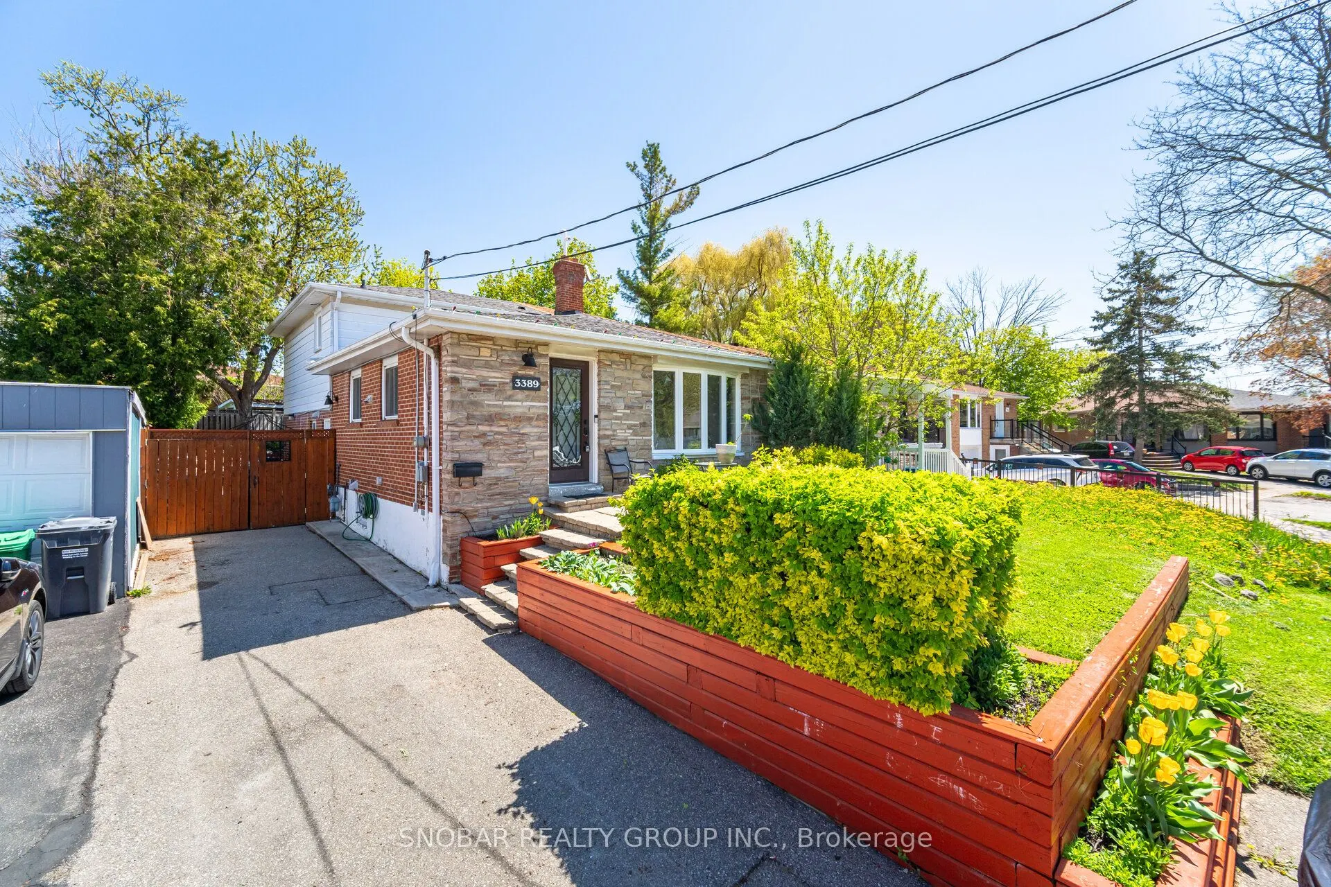 3389 Kelowna Court