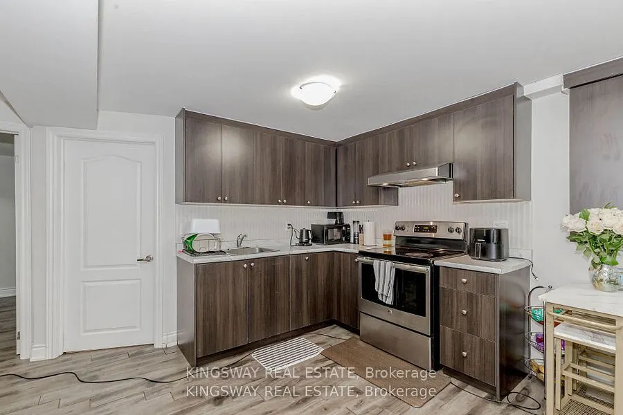 1395 Tyneburn Crescent