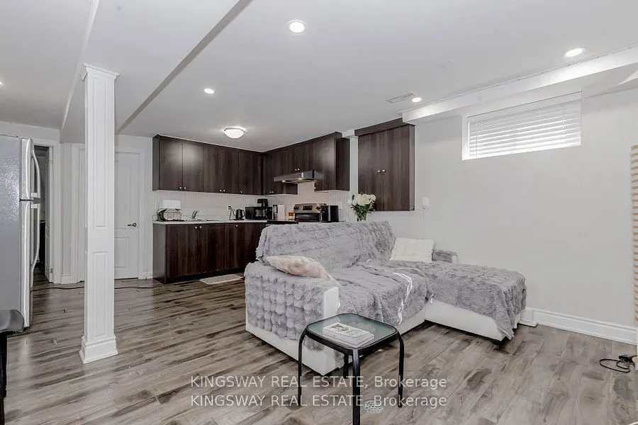 1395 Tyneburn Crescent