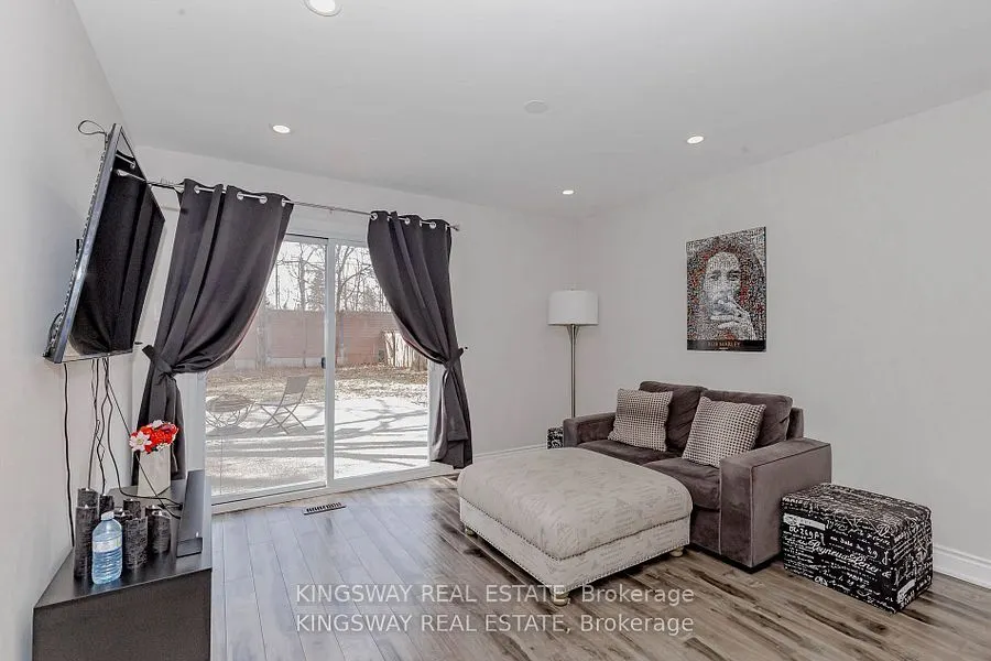 1395 Tyneburn Crescent
