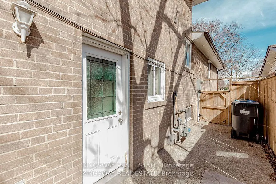 1395 Tyneburn Crescent