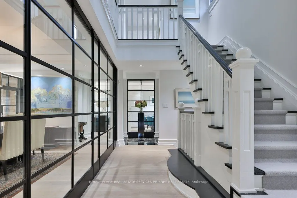 905 Sangster Avenue