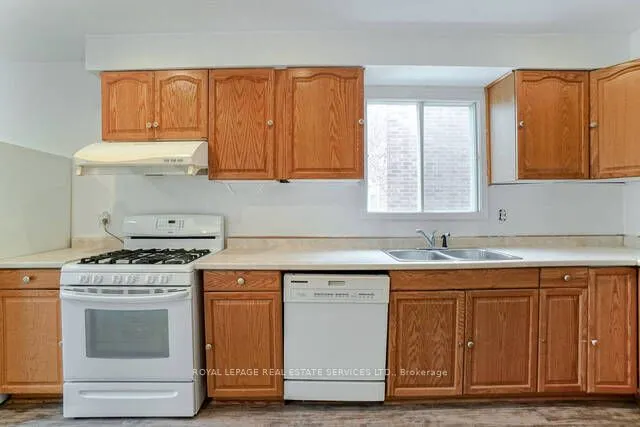 6 Albemarle Court