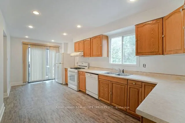 6 Albemarle Court