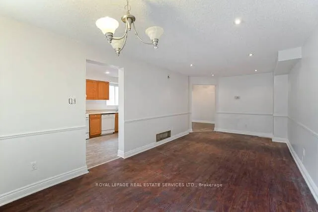 6 Albemarle Court