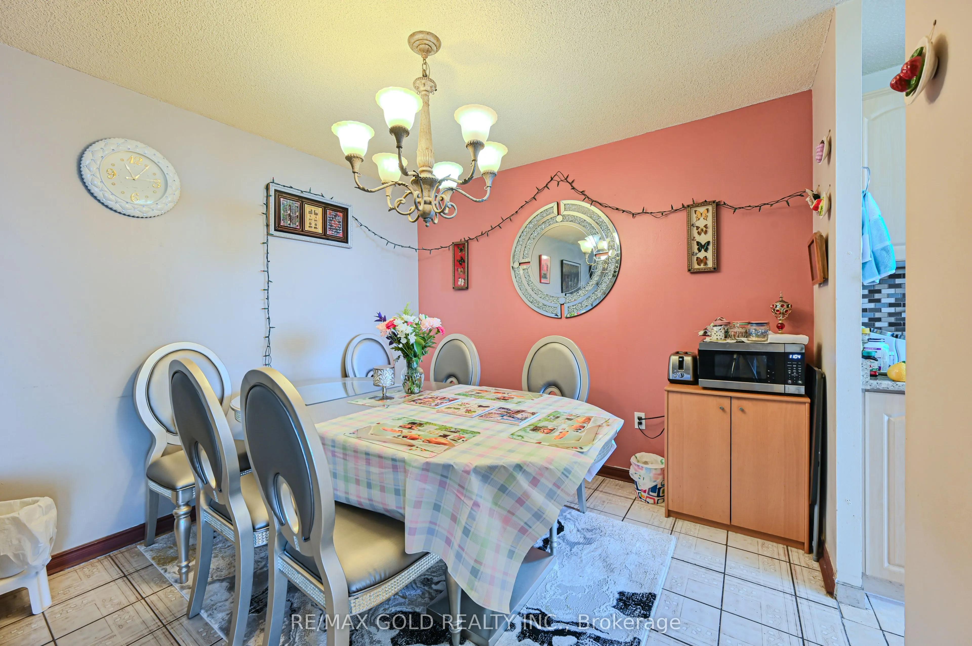 4 Kings Cross Road, #1807