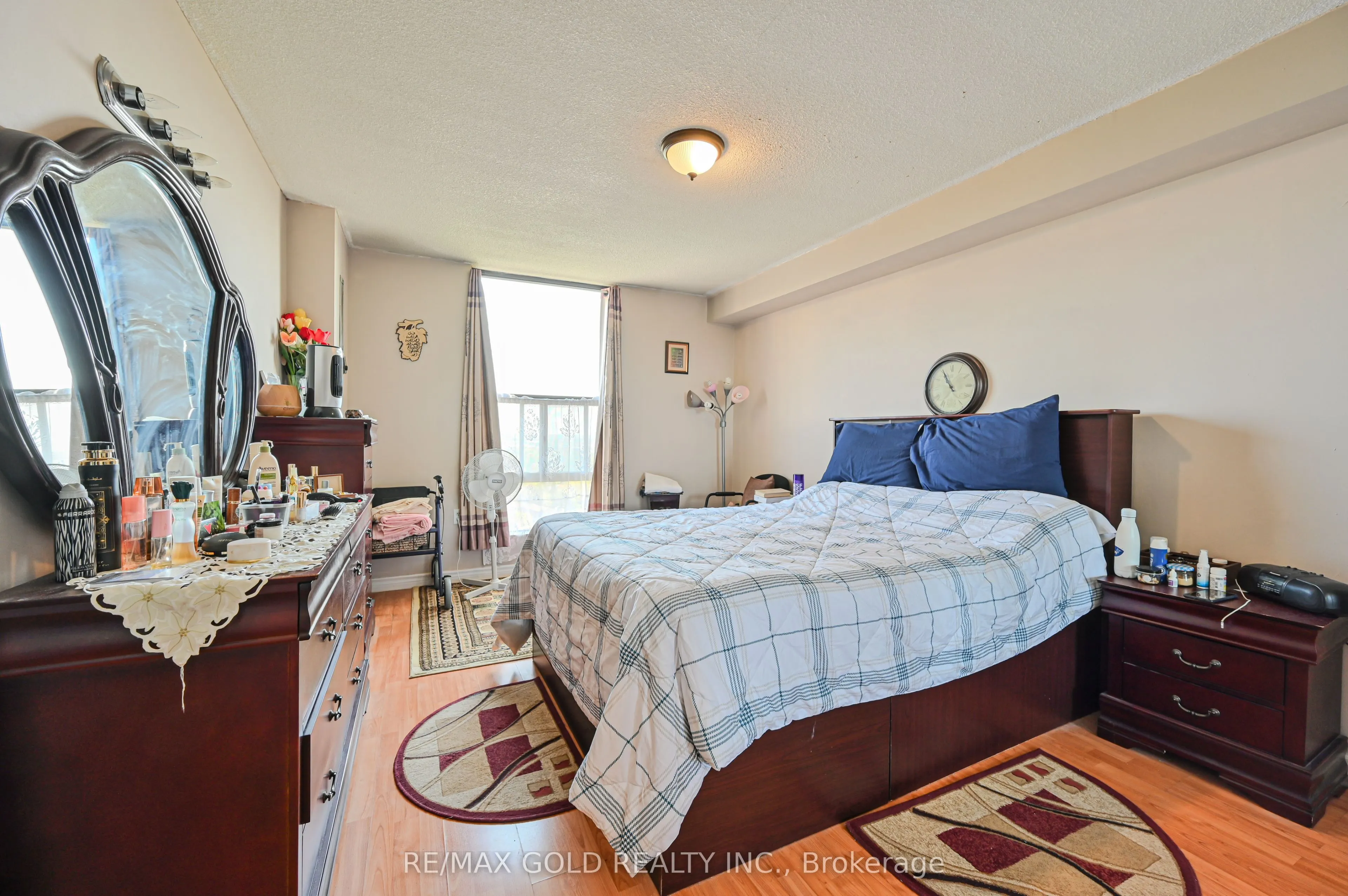 4 Kings Cross Road, #1807