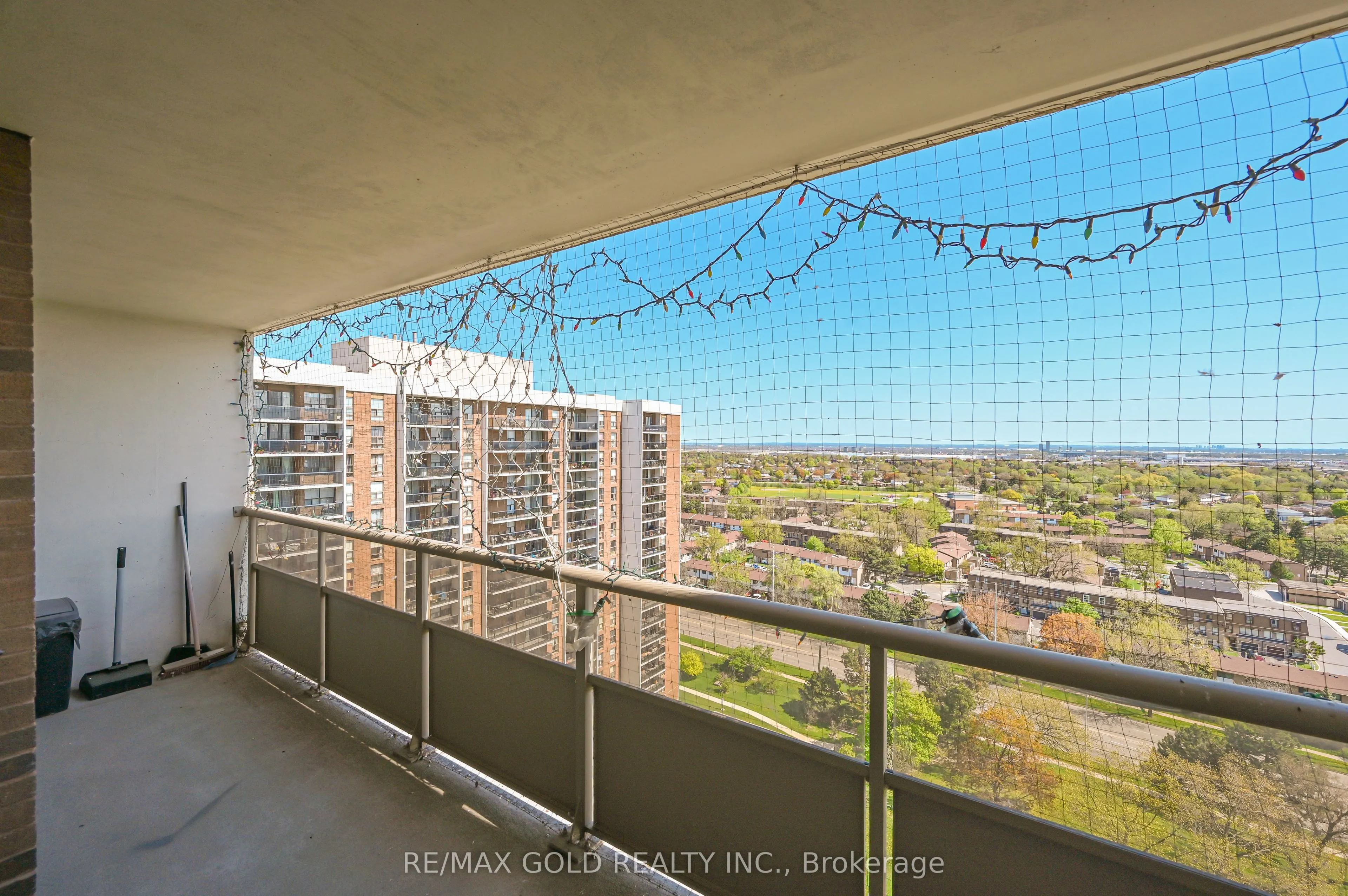 4 Kings Cross Road, #1807