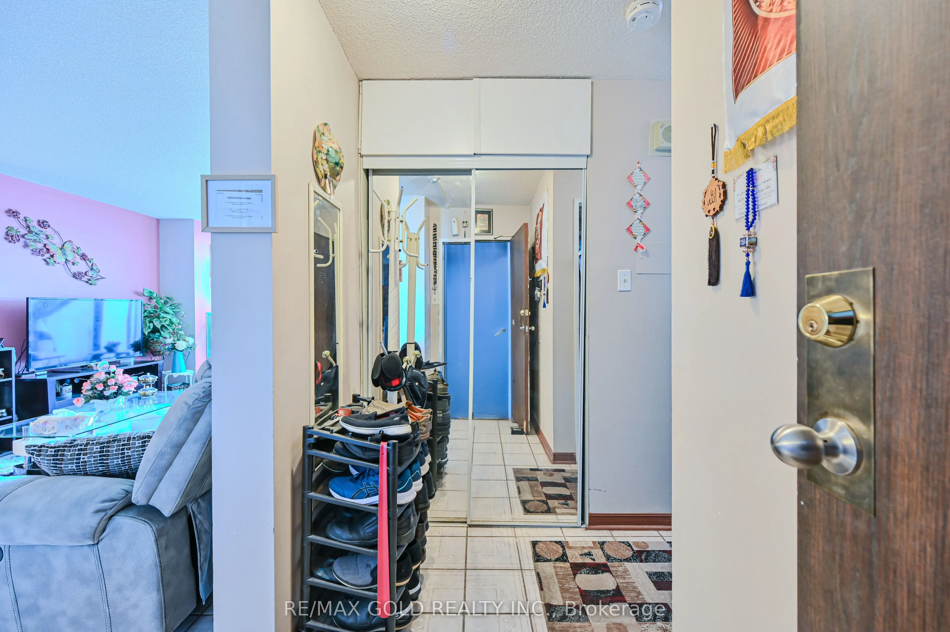 4 Kings Cross Road, #1807