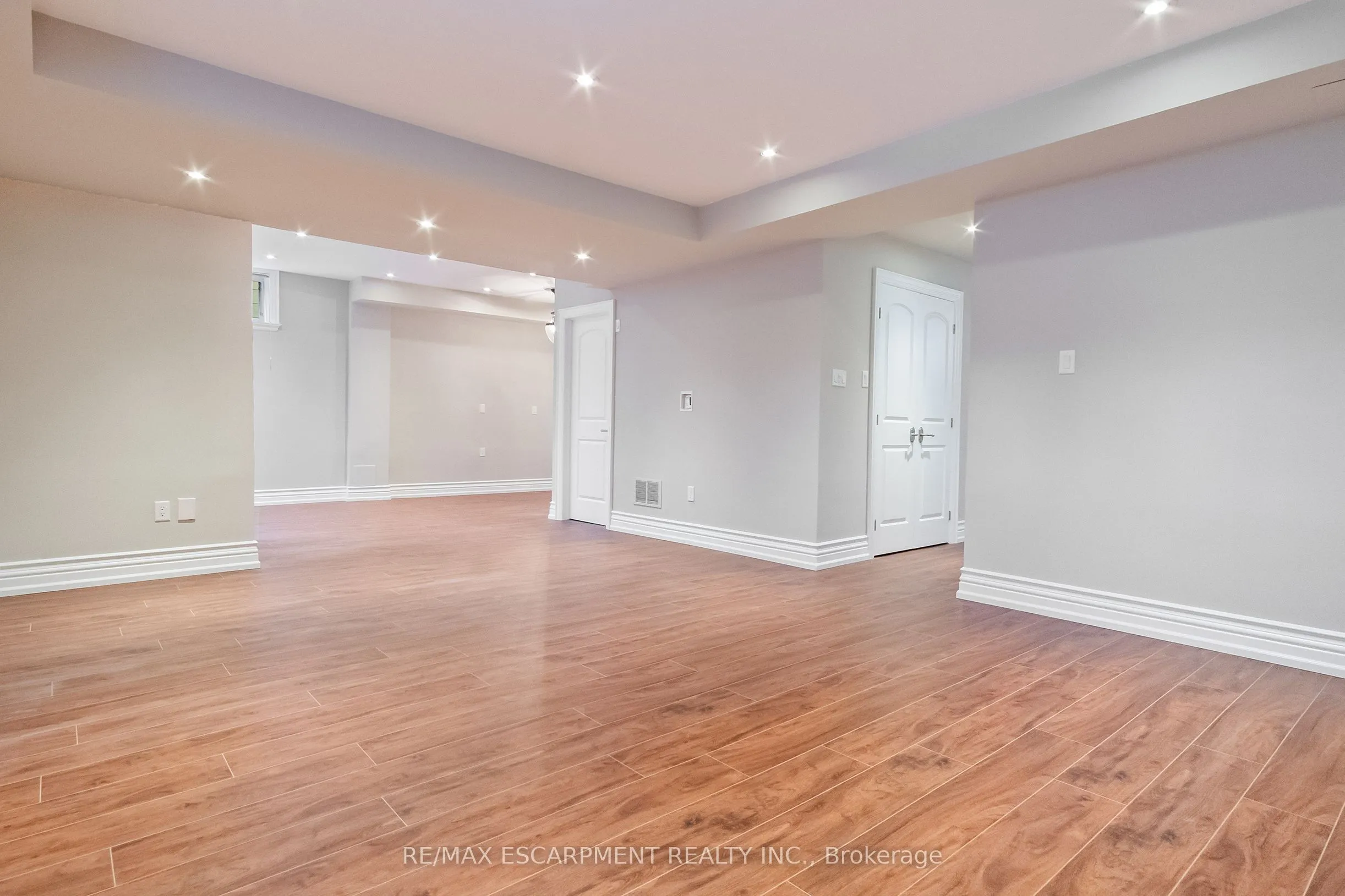 274 Lake Promenade