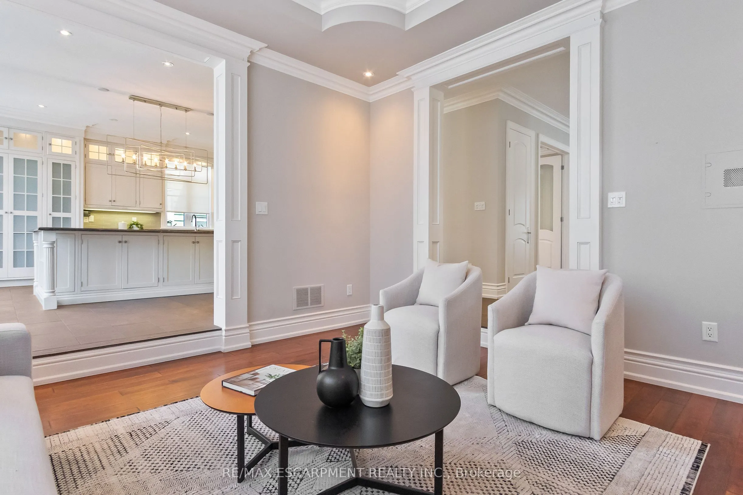 274 Lake Promenade