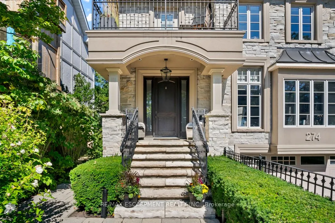 274 Lake Promenade